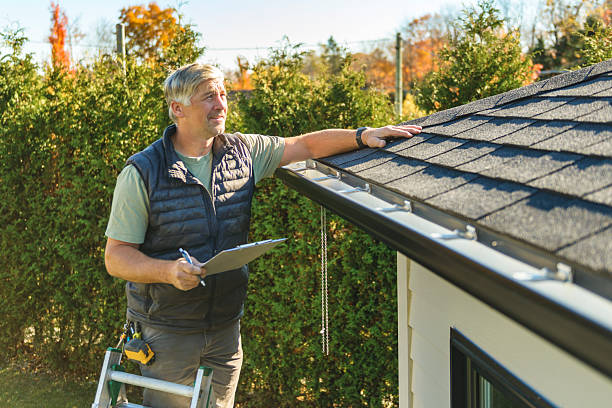 Professional Roofing technician working in Winton, CA